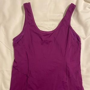 Women’s XL workout tank top from Lululemon.